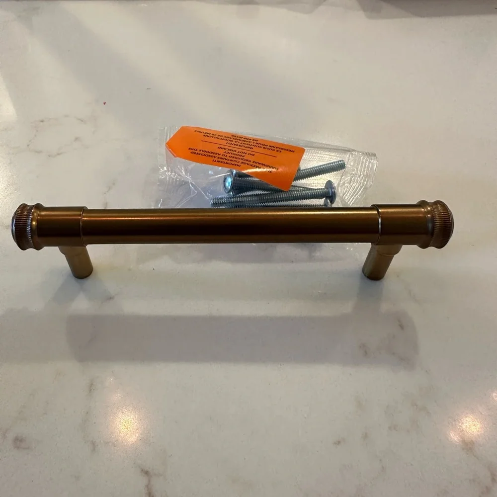 Brand New - Assorted cabinet hardware - Picture 9 of 14